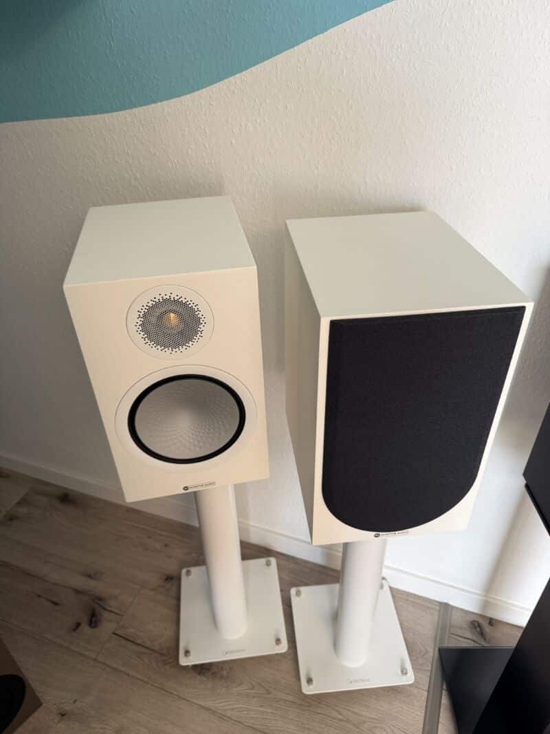 Striebro 100 W
